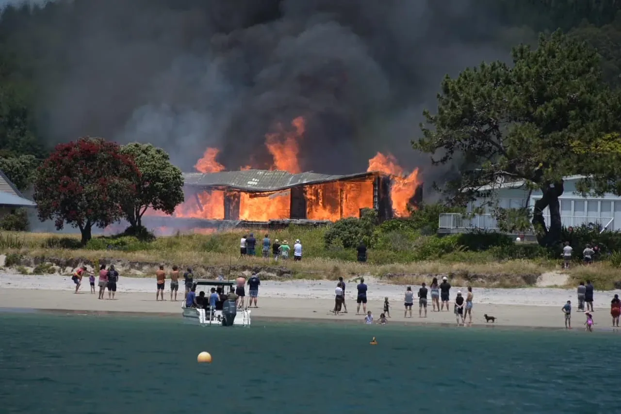 Massive Effort to Battle Cooks Beach Fire photo