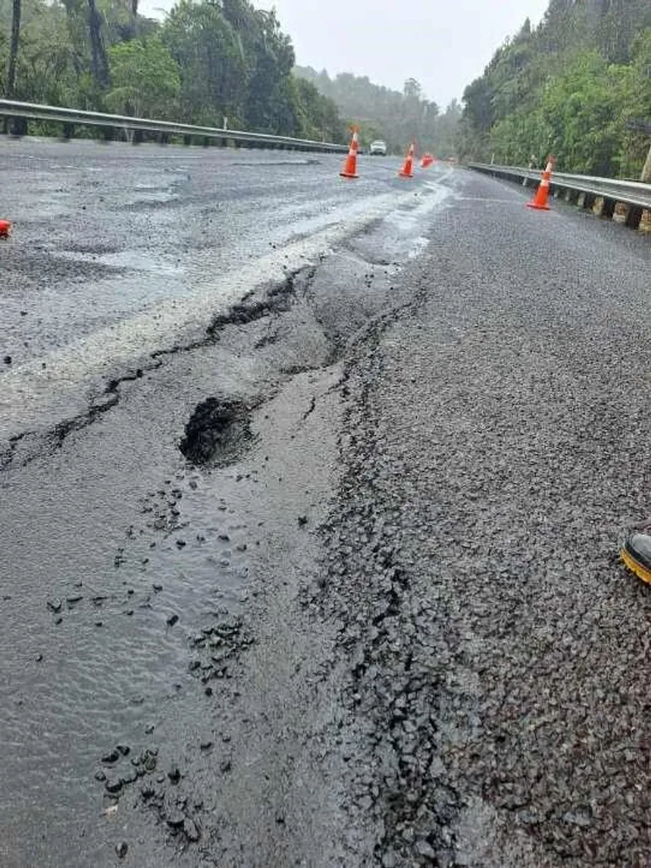 Seymour Gets The Message On Roads photo