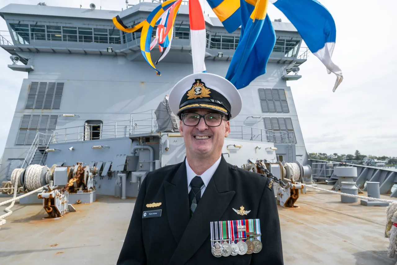 Commander Wayne Andrew took command of RNZN Landing Ship Logistics vessel HMNZS CANTERBURY (L421) from Commander Bronwyn Heslop Change of Command Ceremony on board at HMNZS PHILOMEL in Auckland. Thames naval officer takes command of Navy’s multi-role vessel The newest Commanding Officer of the…