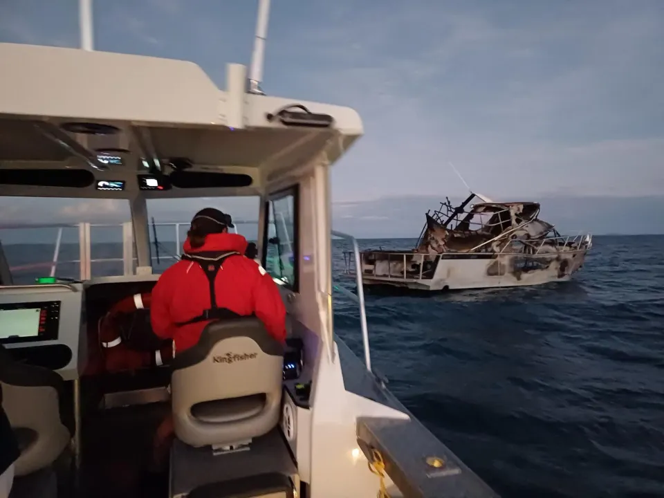 Fire Destroys 13-Metre Boat In Mercury Bay photo