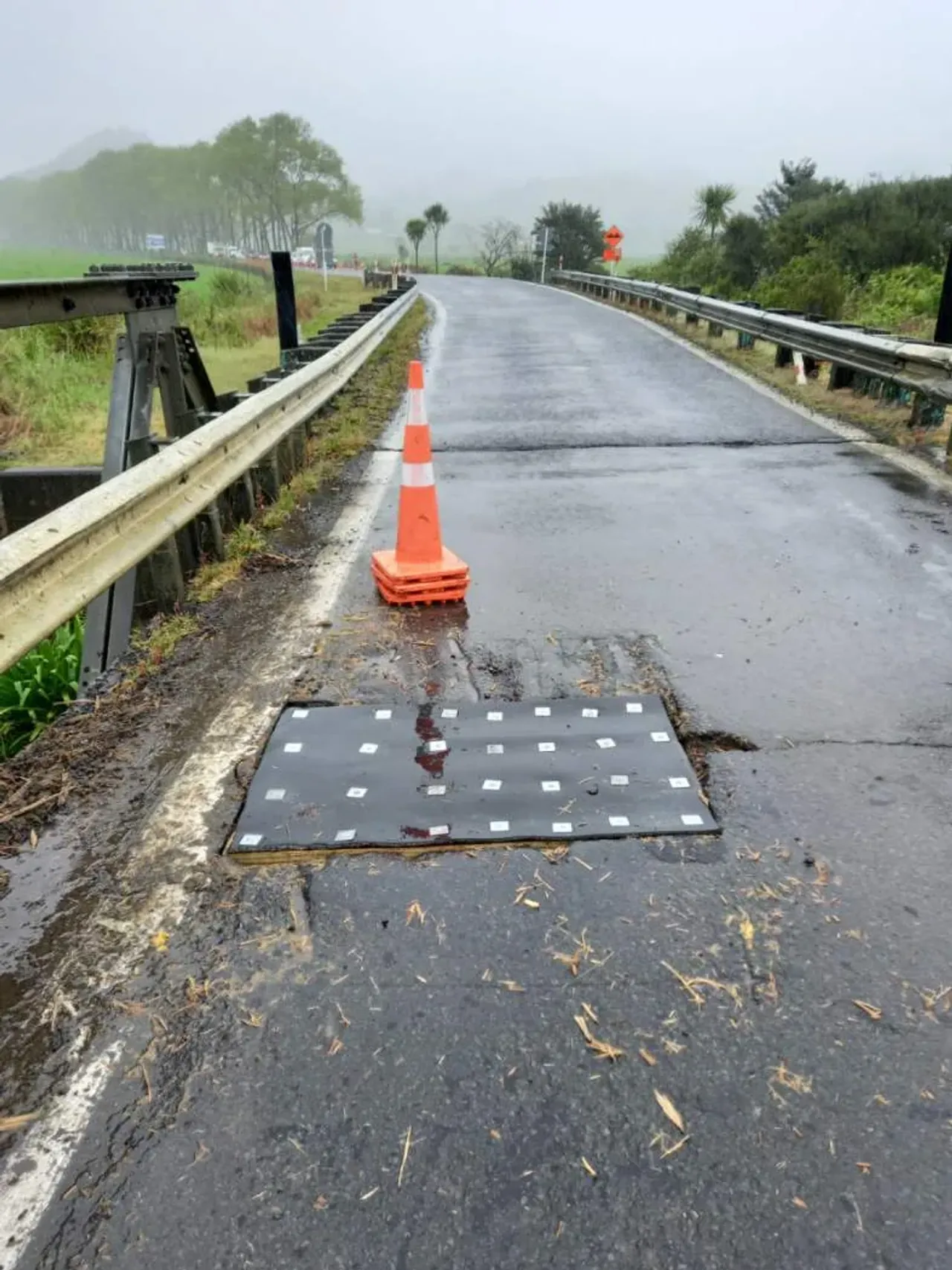 Hikuai River bridge